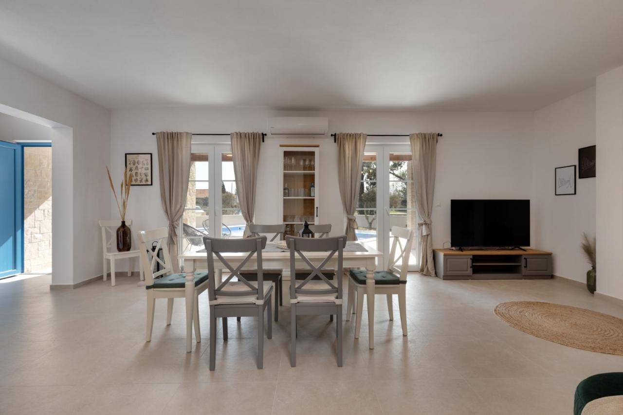 Villa Mediterra Prima Nin Exterior photo