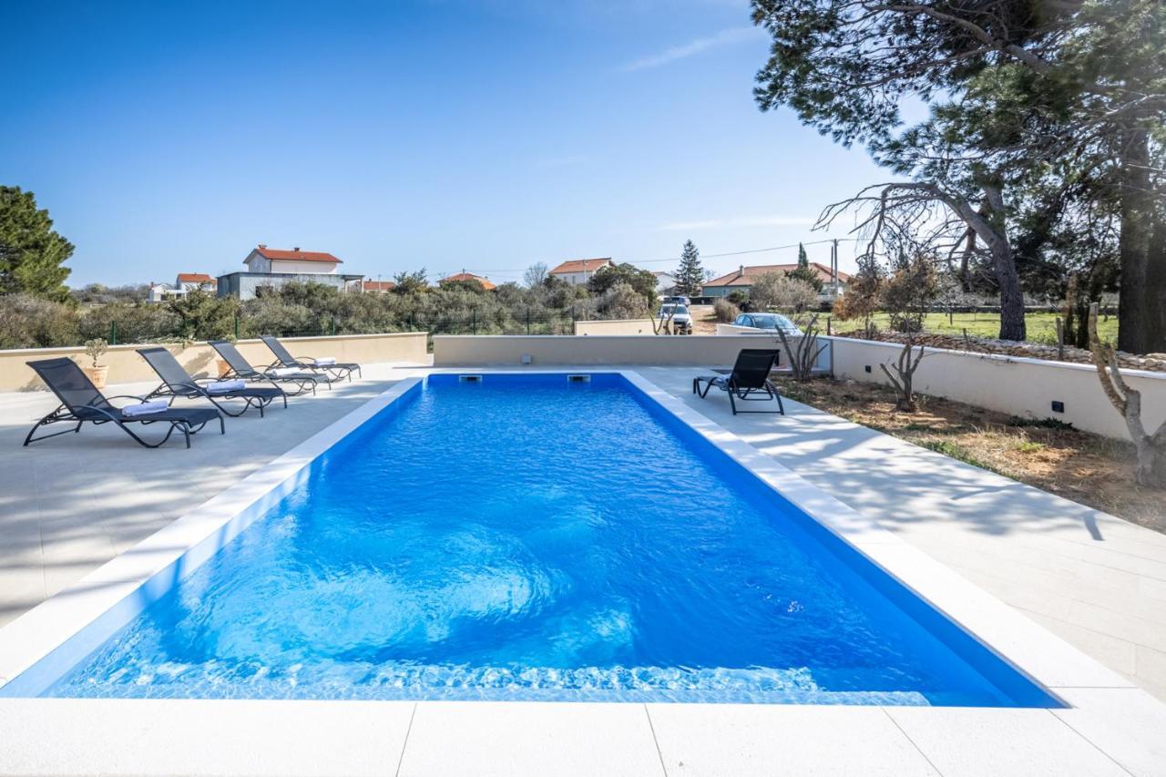 Villa Mediterra Prima Nin Exterior photo